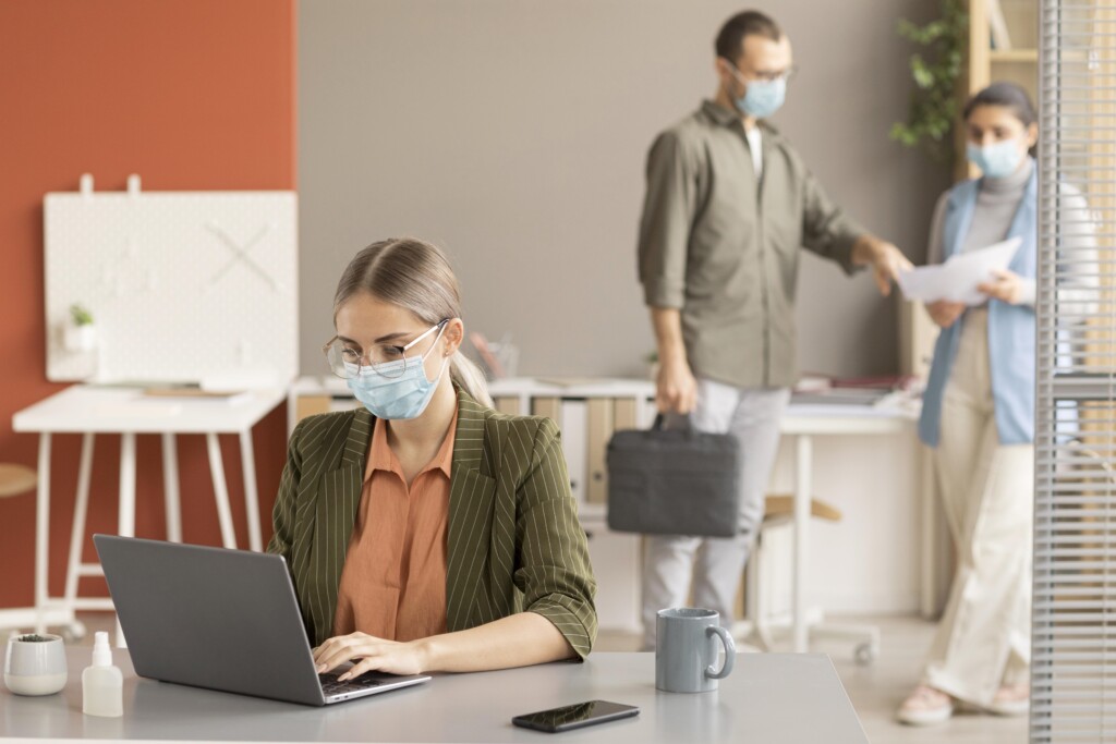 employees-working-together-office